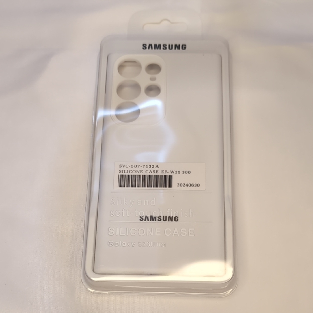 Samsung Galaxy S23 Ultra Soft Silicone Cover - White